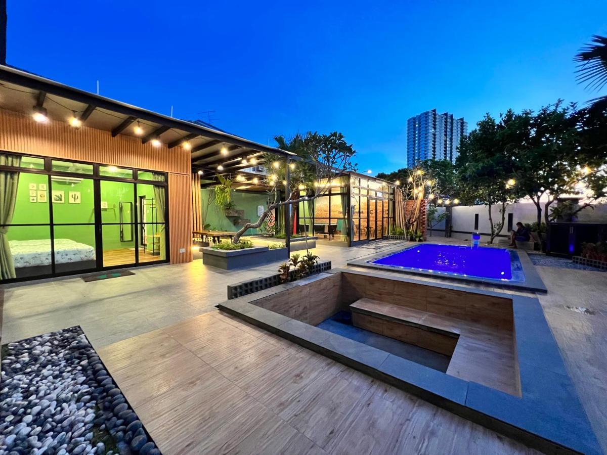 The Uniique Haus - Johor 1St Staycation Water Dining Experience Johor Bahru Dış mekan fotoğraf