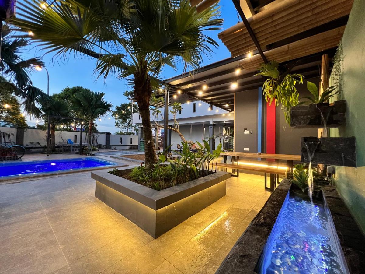 The Uniique Haus - Johor 1St Staycation Water Dining Experience Johor Bahru Dış mekan fotoğraf