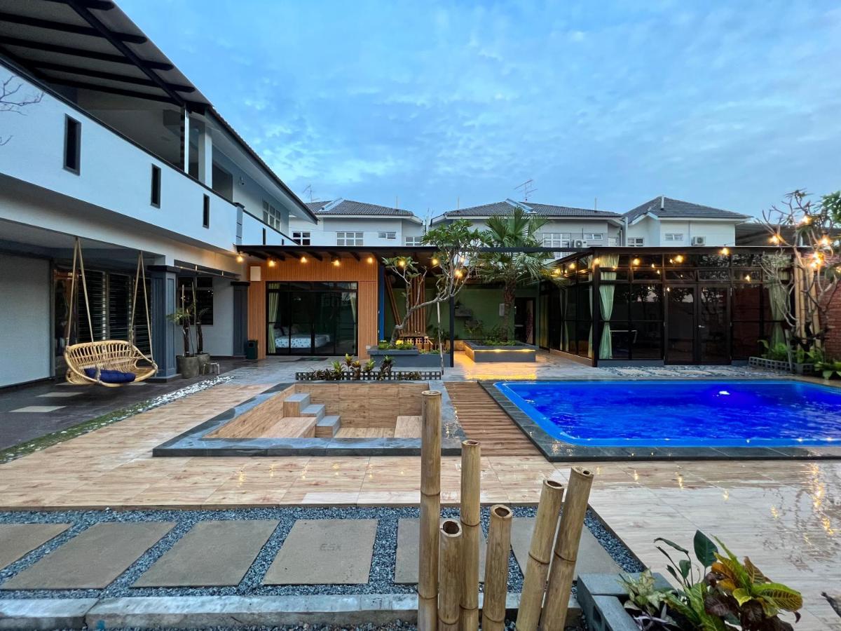 The Uniique Haus - Johor 1St Staycation Water Dining Experience Johor Bahru Dış mekan fotoğraf