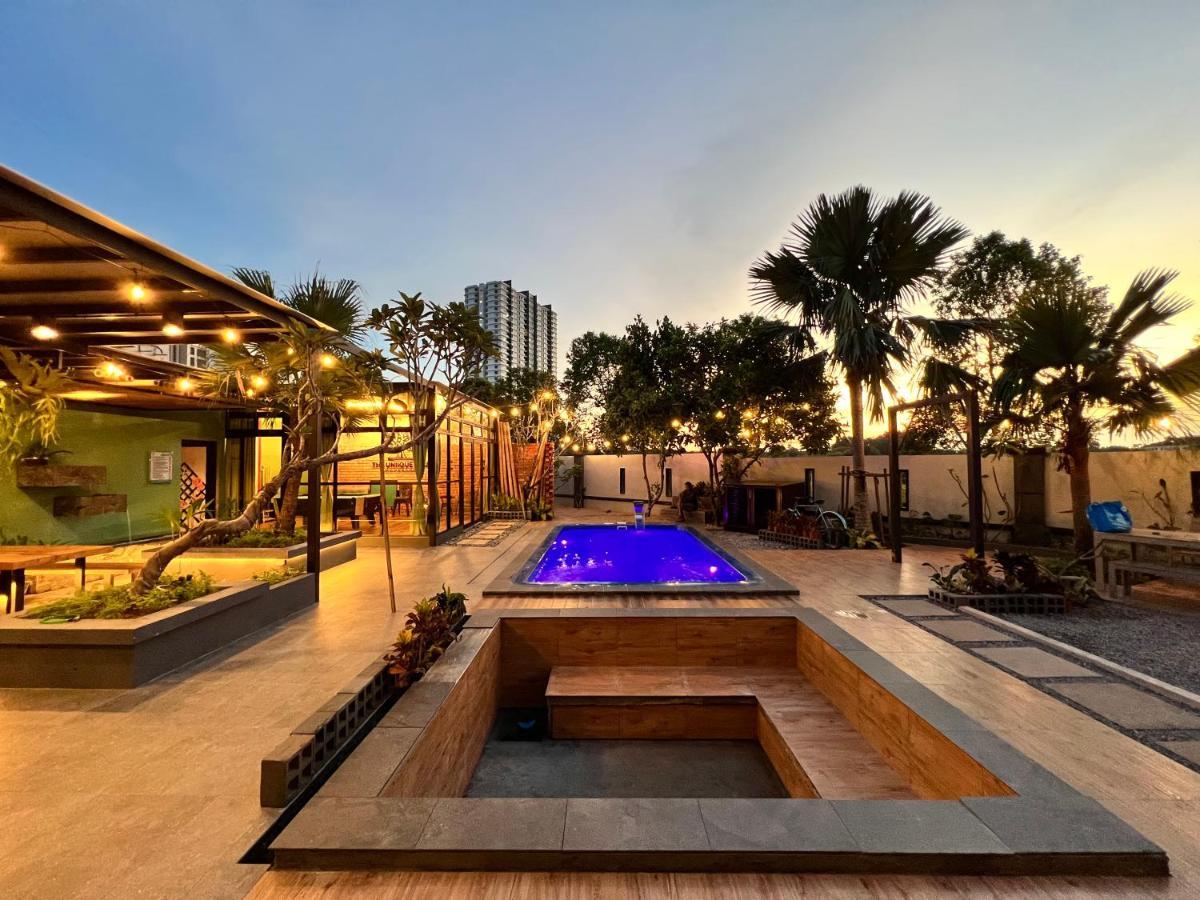 The Uniique Haus - Johor 1St Staycation Water Dining Experience Johor Bahru Dış mekan fotoğraf